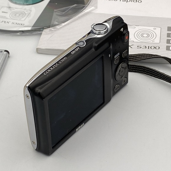 Nikon COOLPIX S3100 14.0MP Digital‎ Camera Silver Battery Charger AV  & Manual - Picture 9 of 16